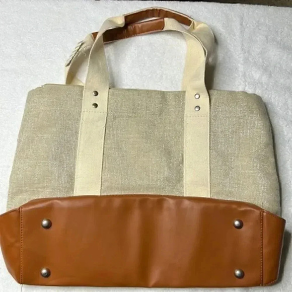 Bath and Body NWT shimmer summer VIP canvas tote bag - Picture 1 of 6